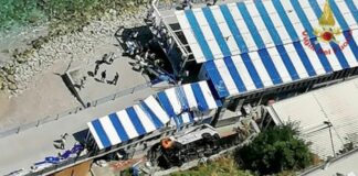 Bus precipita in una scarpata a Capri, morto l’autista, diversi i feriti