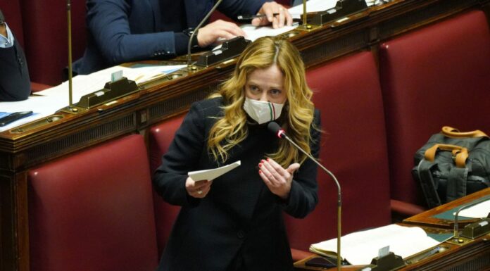 Meloni “Da Draghi parole di terrore, green pass non è libertà”