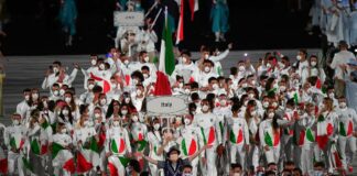 La cerimonia accende i Giochi e Tokyo prova a scacciare la paura Covid