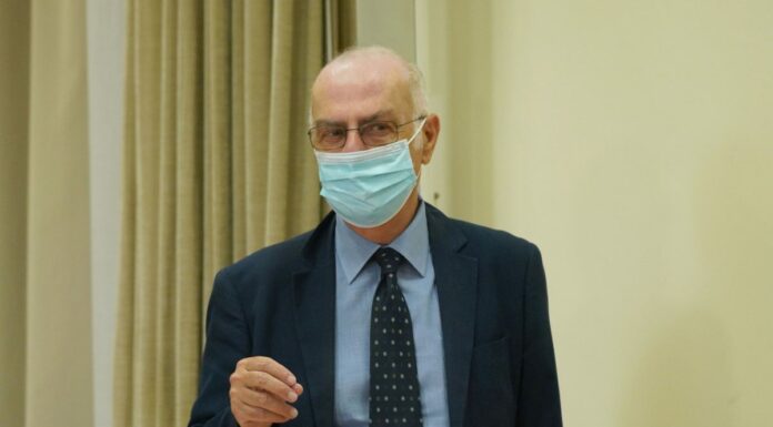 Covid, Rezza “Situazione si sta complicando, importante vaccinarsi”