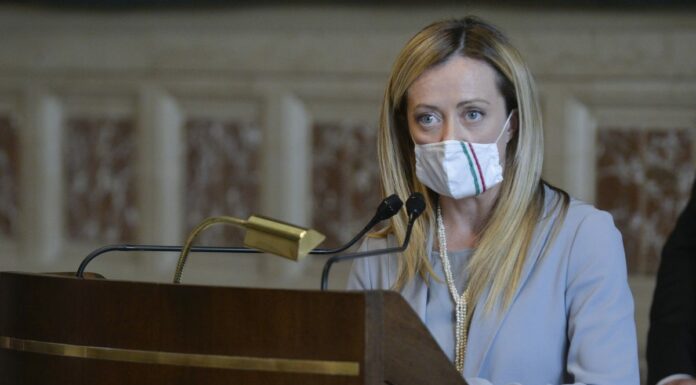 Meloni “Contrari al Green Pass ma non siamo No Vax”