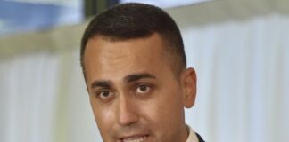 Vaccino, Di Maio “Unico modo per uscire dalla crisi”
