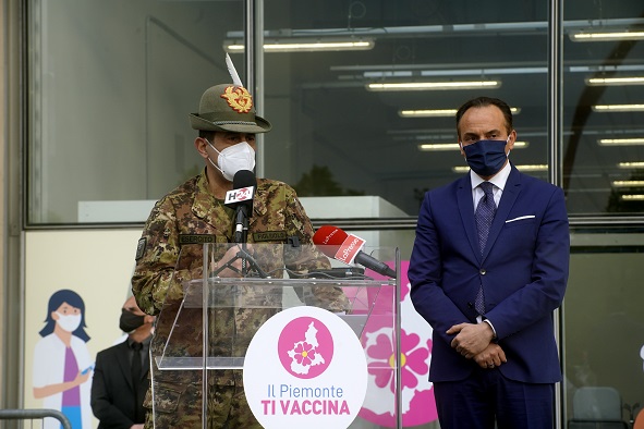 FRANCESCO PAOLO FIGLIUOLO VISITA L'HUB VACCINALE TORINO LINGOTTO