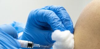 Indagine SWG, otto italiani su dieci cercano maggiori info sui vaccini