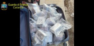 Droga, traffico Italia-Spagna: tre arresti della finanza di Catania tra Torino e la Sicilia