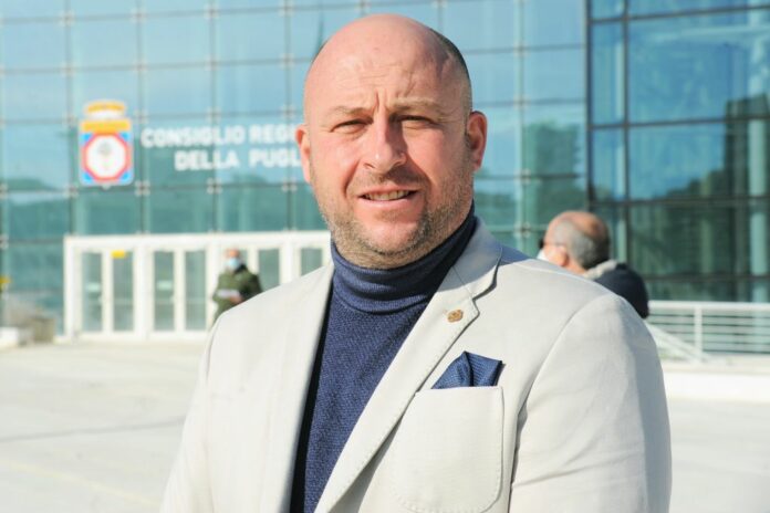 PALAZZO CONSIGLIO REGIONALE  PUGLIA CONFERENZA STAMPA FRATELLI D'ITALIA