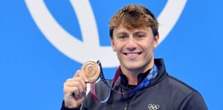 Martinenghi bronzo nei 100 rana