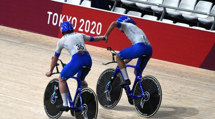 Ciclismo, Italia oro nell’inseguimento a squadre