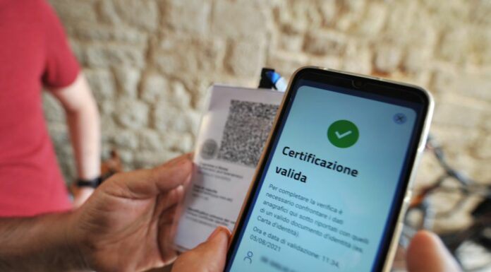 Green pass, Governo approva obbligo per scuola e trasporti