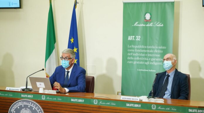 Vaccino rallenta curva covid ma un over 50 su 4 è ancora senza dose