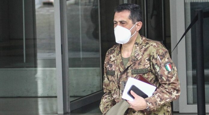 Vaccino, Figliuolo “Dopo ferragosto corsie preferenziali per i giovani”