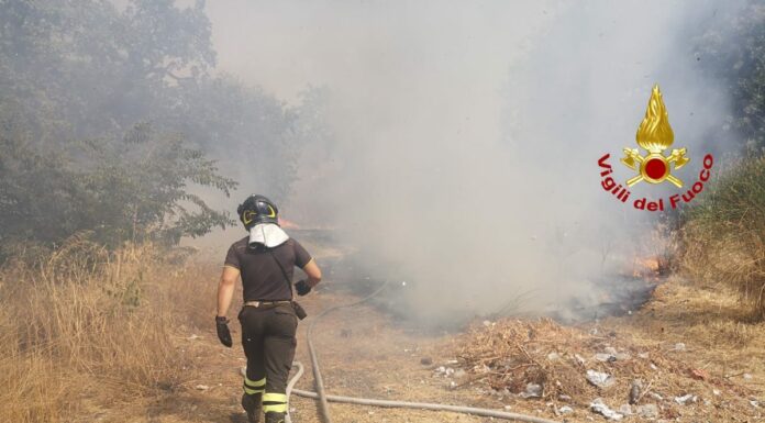 Fiamme domate sull’Etna, sulle Madonie si contano i danni