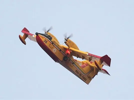 Caldo estremo in Tunisia, crisi idrica ed emergenza incendi. Canadair in supporto dall’Italia