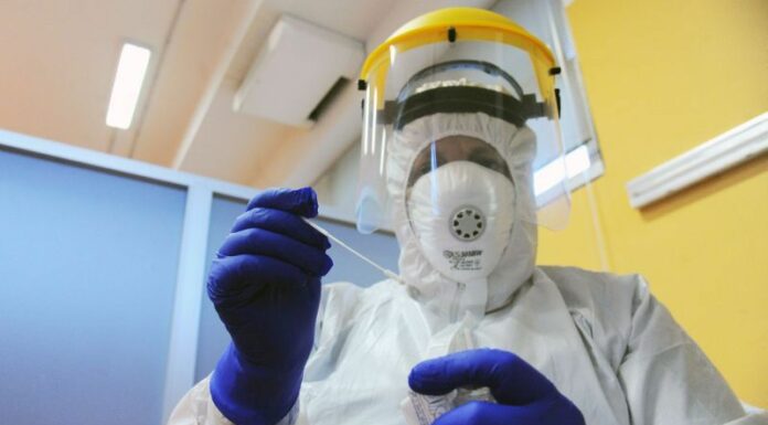 Scuola, il Ministero precisa “Nessun tampone gratis ai no vax”