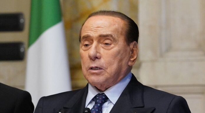 Berlusconi “Ritiro da Afghanistan grave errore, la Nato intervenga”