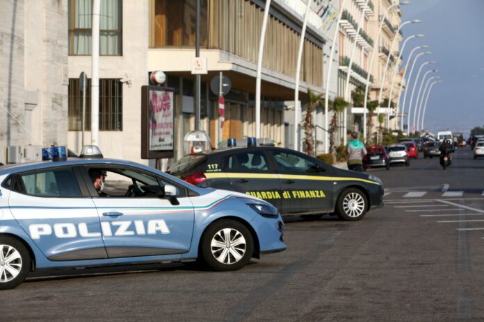 CONTROLLI SUL LUNGOMARE DI NAPOLI