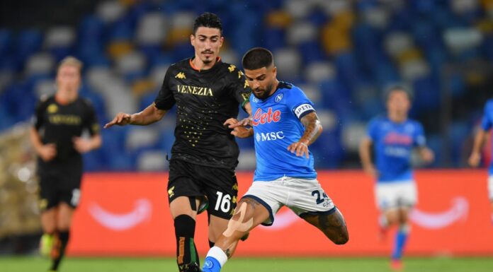 Il Napoli batte il Venezia 2-0 in dieci