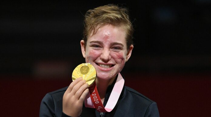 Bebe Vio fa il bis, oro nel fioretto anche a Tokyo