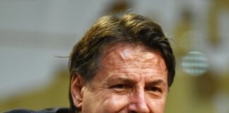 Conte “Sul reddito di cittadinanza nessun passo indietro”