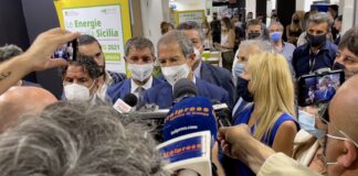 Covid, aumento vaccini in comuni “arancioni”. Riaprono ristoranti e bar