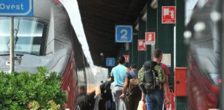 Sindacati “No al blocco dei treni, sosteniamo la campagna vaccinale”