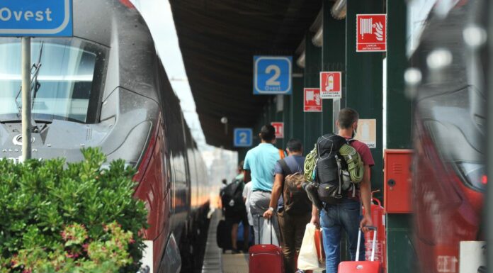 Sindacati “No al blocco dei treni, sosteniamo la campagna vaccinale”