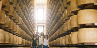 Parmigiano Reggiano, a Cibus il nuovo format di “Caseifici Aperti”
