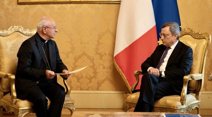 Draghi incontra mons. Paglia, presentata Carta Diritti Anziani