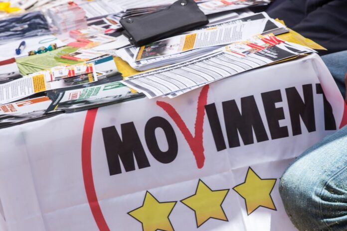 CONTRATTO DI GOVERNO, GAZEBO E PUNTI INFORMATIVI M5S MOVIMENTO 5 CINQUE STELLE