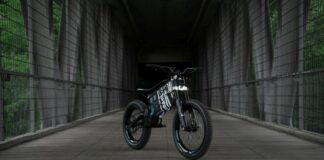 Bmw Motorrad presenta Vision AMBY, un concept tra moto e bici