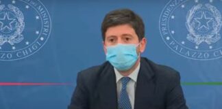 Vaccino, Speranza “Non abbiamo paura di disporre obbligo se necessario”