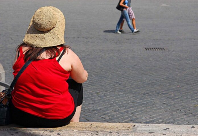 OBESO OBESA OBESITA' IPERNUTRIZIONE GRASSA GRASSO