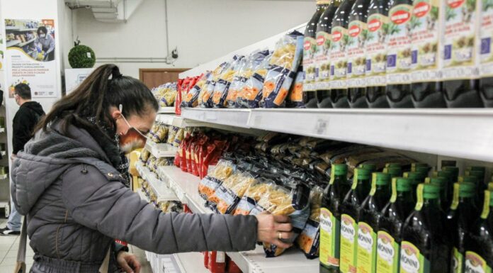 A luglio lieve flessione delle vendite al dettaglio