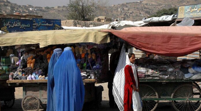Afghanistan, i talebani vietano alle donne di fare sport