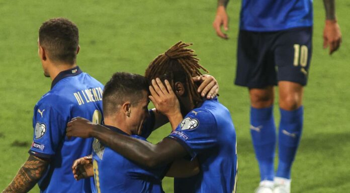 Show Kean-Raspadori, l’Italia travolge la Lituania 5-0