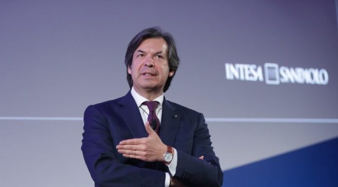 Intesa Sanpaolo ai vertici della classifica di Institutional Investor