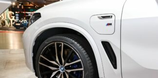 Un terzo delle auto elettriche al Salone di Monaco gommate da Pirelli