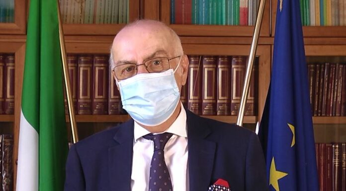 Vaccino, Rezza “Terza dose prima per chi tende a rispondere meno”