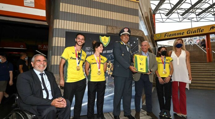 Stazione brandizzata per 3 mesi, metro Roma celebra Fiamme Gialle