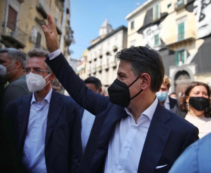 GIUSEPPE CONTE A NAPOLI