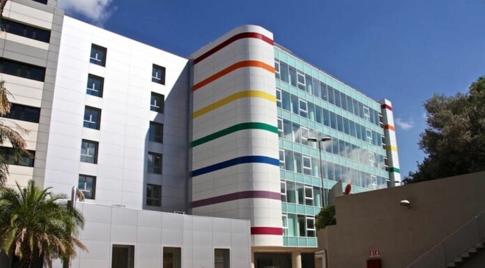 Vaccini, a Palermo terza dose per i pazienti dell’ospedale La Maddalena