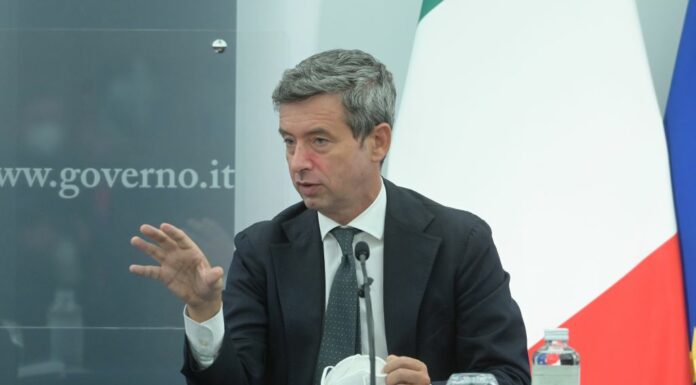 Governo, Orlando “Se la Lega esce non mi strappo i capelli”