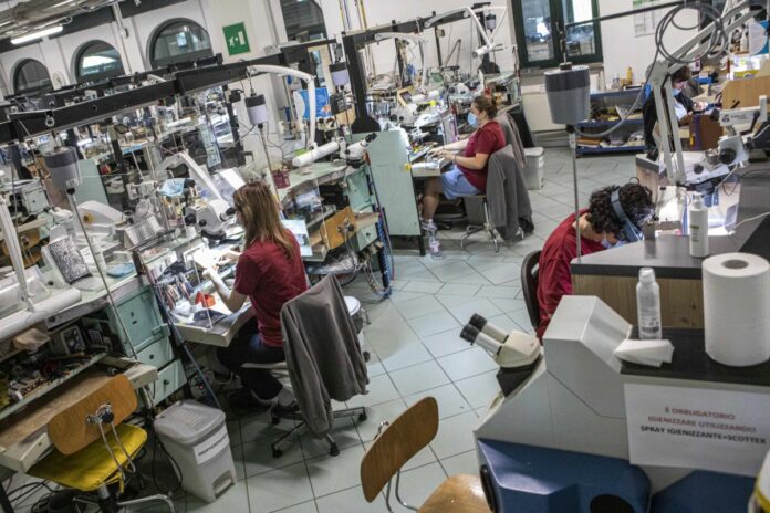 VPA VILLA PEDEMONTE ATELIER
PRODUZIONE DI GIOIELLI PER GRANDI MARCHI GIOIELLERIA INTERNAZIONALE