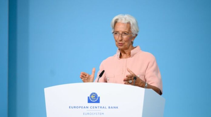 Lagarde rassicura i mercati, tassi fermi fino al 2023