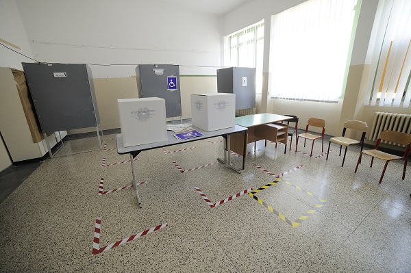 PRONTI I SEGGI NELLE SCUOLE PER IL VOTO DELLE REGIONALI