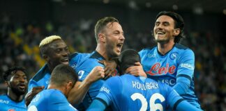 Poker del Napoli a Udine, azzurri solitari in testa