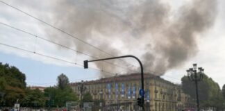 Incendio in centro a Torino, 5 feriti e un centinaio di sfollati