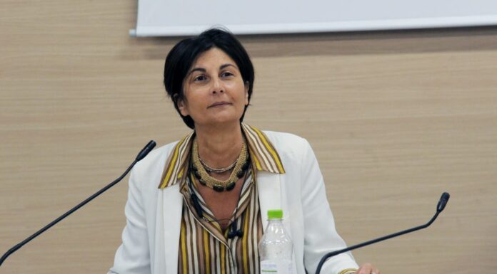 Covid, Bisceglia “Curva scede grazie ai vaccini ma prudenza”