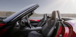 Mazda MX-5, giù il tetto e su il volume con Bose