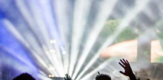 Cts, possibile riapertura discoteche, capienza al chiuso 35%